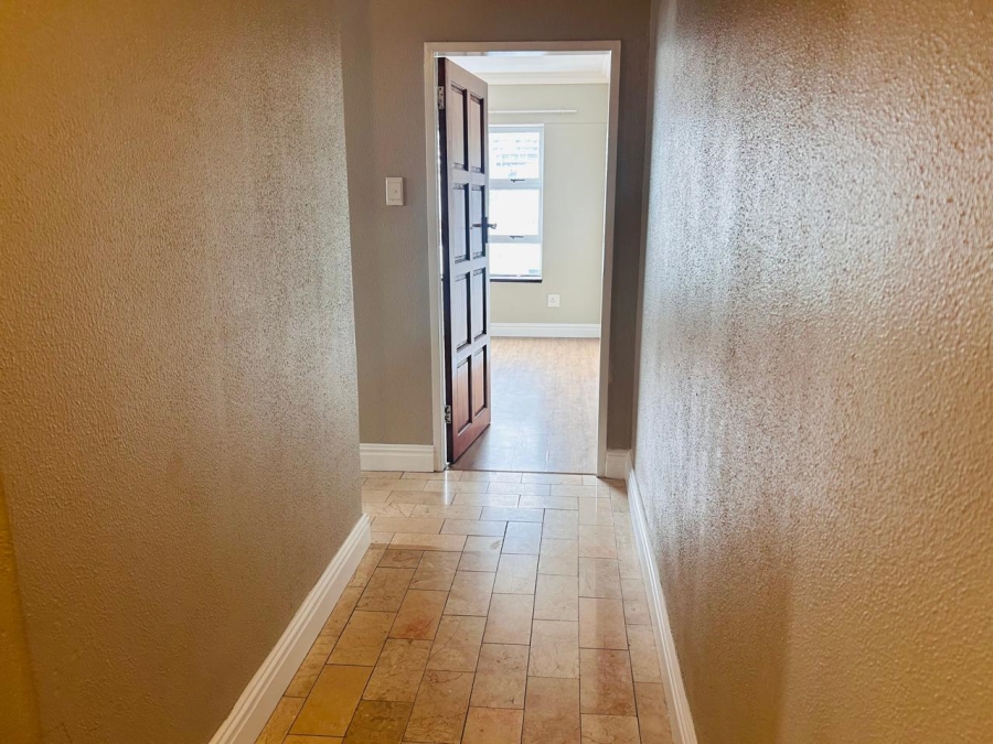 2 Bedroom Property for Sale in Sea Point Western Cape
